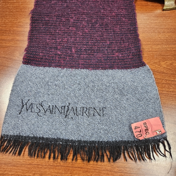 Yves Saint Laurent 100% Wool Two Colors Scarf - Picture 5 of 7